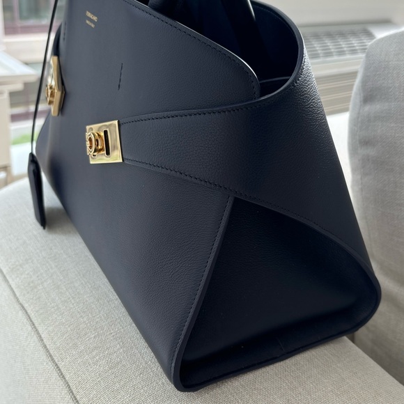 Ferragamo Hug Bag - their new line - Picture 7 of 8